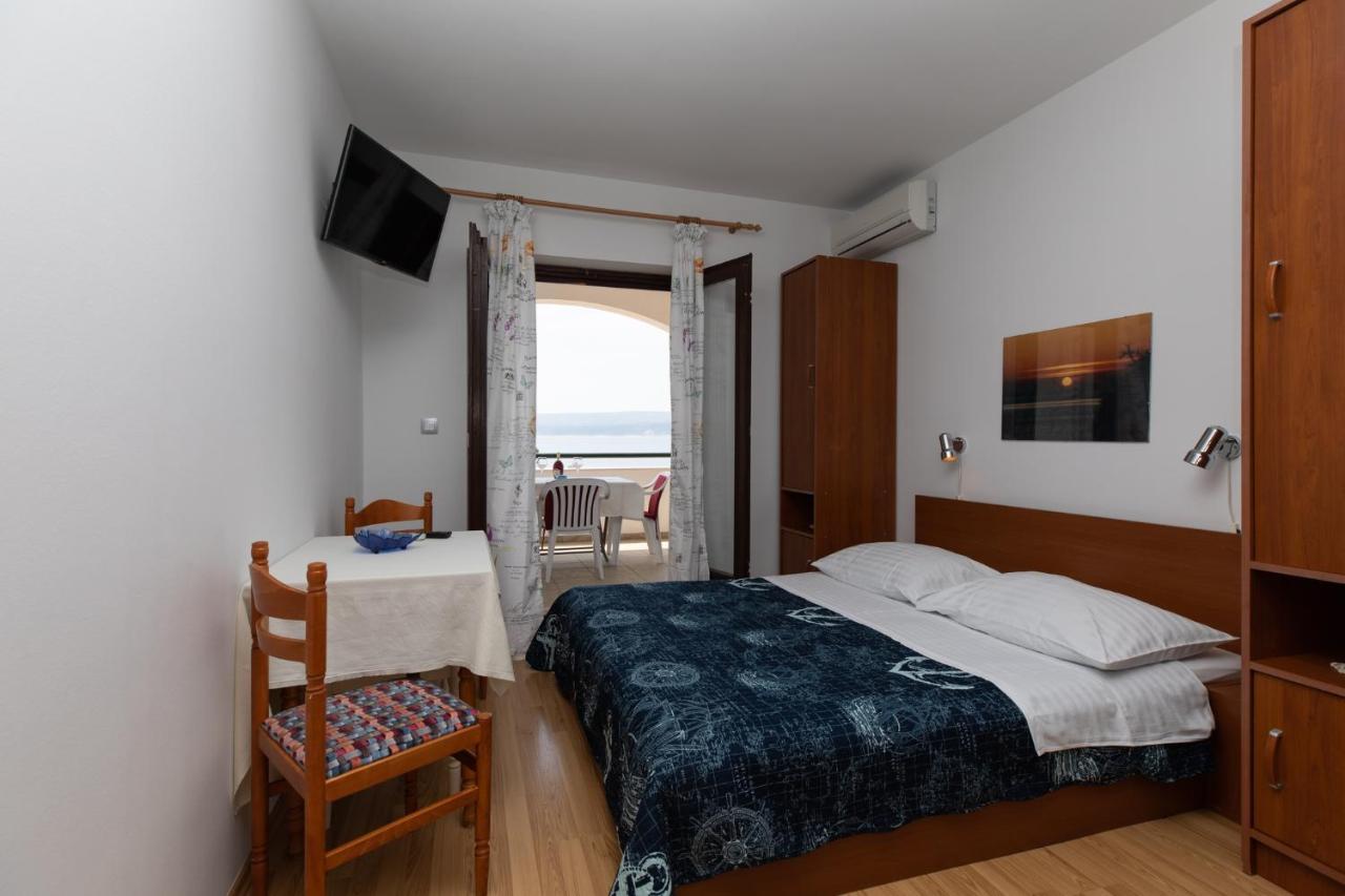 Apartments By The Sea Medici, Omis - 1046 ミミツェ エクステリア 写真